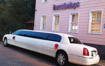 2010  LINCOLN TOWN-CAR  SIGNATURE    STRETCH LIMOUSINE